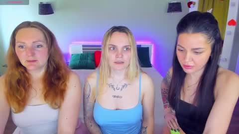 Lili and Bella online show from 04.22.26