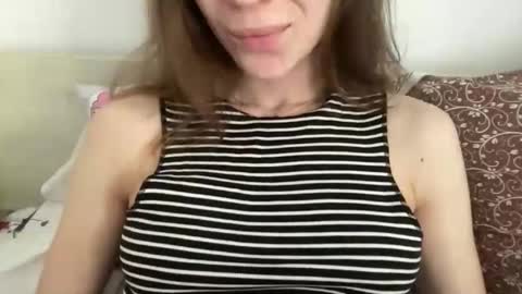 Snapshot of magicgirl50053 chatting on 03.29.26 magicgirl50053 online show from 03.29.26