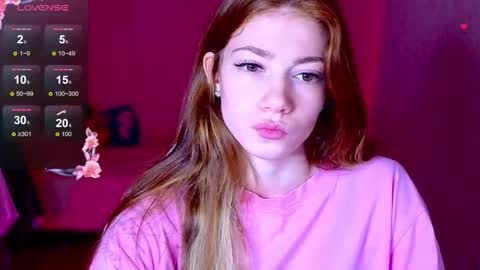 Snapshot of magicladyy chatting on 11.07.25 Angel online show from 11.07.25