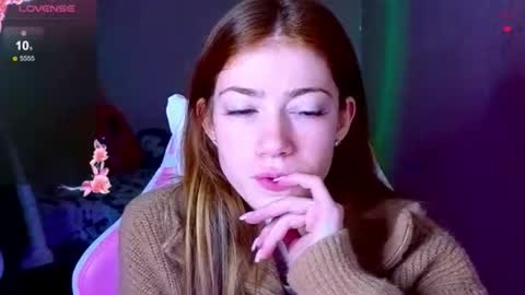 Snapshot of magicladyy chatting on 11.27.25 Angel online show from 11.27.25