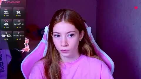 Snapshot of magicladyy chatting on 11.30.25 Angel online show from 11.30.25