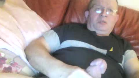 Snapshot of magicman250 chatting on 11.08.25 magicman250 online show from 11.08.25