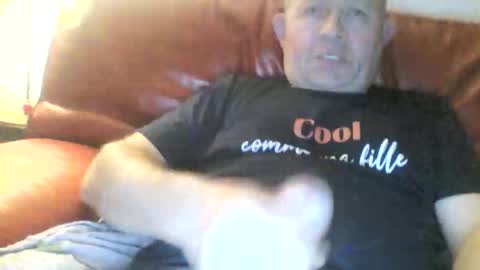 Snapshot of magicman250 chatting on 11.28.25 magicman250 online show from 11.28.25