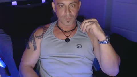 Snapshot of magicmike1110 chatting on 11.26.25 magicmike1110 online show from 11.26.25