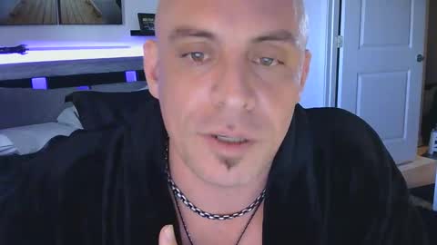 Snapshot of magicmike1110 chatting on 11.28.25 magicmike1110 online show from 11.28.25