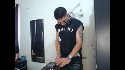 Snapshot of magico_9809 chatting on 11.24.25 BRAYAN online show from 11.24.25