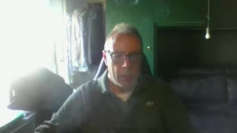 Snapshot of magicomerlino63 chatting on 10.10.25 magicomerlino63 online show from 10.10.25