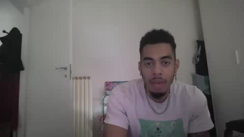 Snapshot of magicsempai chatting on 12.10.24 Magicsempai online show from 12.10.24