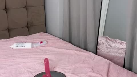 Snapshot of magnificent_angel chatting on 02.20.25 Sasha online show from 02.20.25