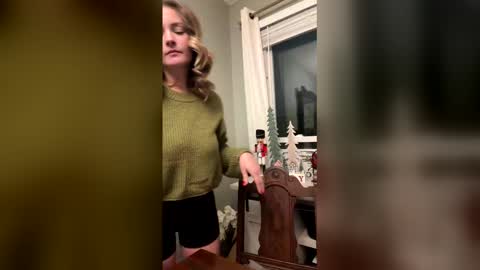 Snapshot of magnoliabyrd chatting on 12.16.25 MagnoliaByrd online show from 12.16.25