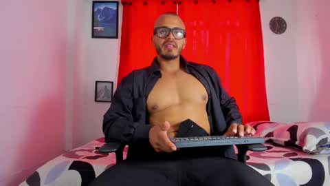 Magnusclark online show from 11.11.25