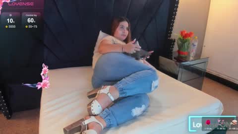 Snapshot of mahiasmith13 chatting on 10.20.25 MAHIA online show from 10.20.25