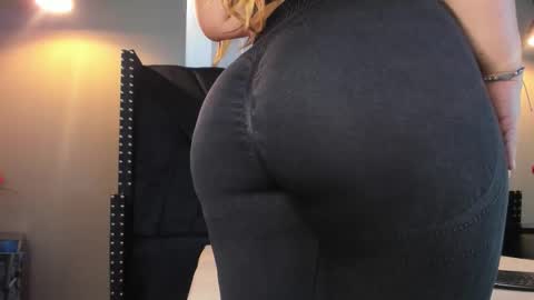 Snapshot of mahiasmith13 chatting on 12.03.25 MAHIA online show from 12.03.25