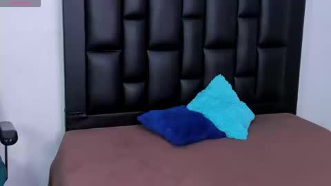 Snapshot of maia_davies chatting on 09.10.25 Maia online show from 09.10.25