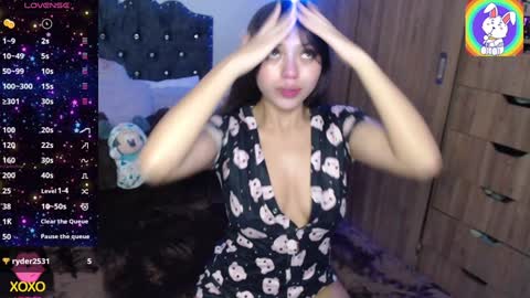 Snapshot of maiaa_evans chatting on 12.20.24 t online show from 12.20.24