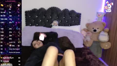 Snapshot of maiaa_evans chatting on 12.28.24 t online show from 12.28.24