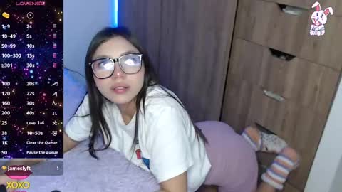 Snapshot of maiaa_evans chatting on 03.05.25 t online show from 03.05.25