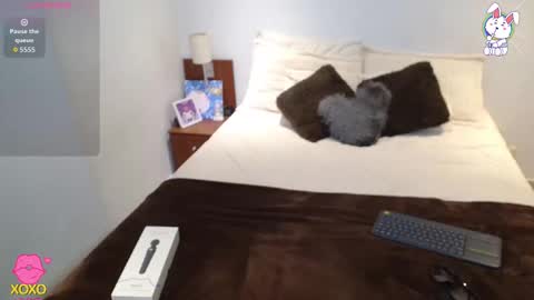 Snapshot of maiaa_evans chatting on 10.12.25 t online show from 10.12.25