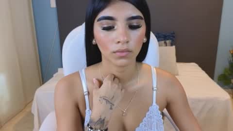 Snapshot of maiaa_ruiz chatting on 01.02.25 Maiaa Ruiz online show from 01.02.25