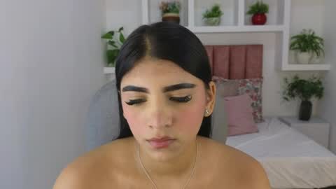 Maiaa Ruiz  online show from 06.06.26