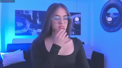  Maia  online show from 09.17.25