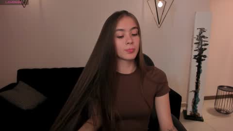  Maia  online show from 10.15.25