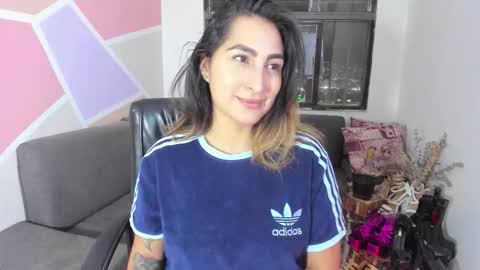 Snapshot of maiaconnor chatting on 11.06.25 online show from 11.06.25