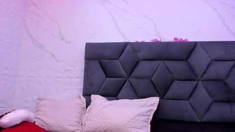 Snapshot of maiapark chatting on 11.06.25 Maia online show from 11.06.25