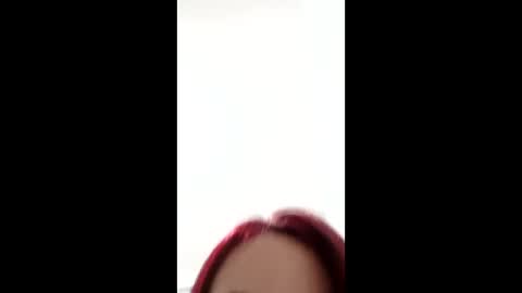 Snapshot of maiarosse_ chatting on 02.14.25 MaiaRosse  online show from 02.14.25