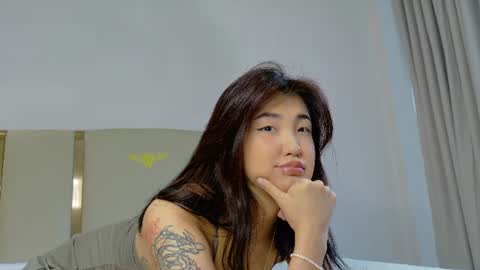 Snapshot of maiaxoxo chatting on 06.08.26 maiaxoxo online show from 06.08.26