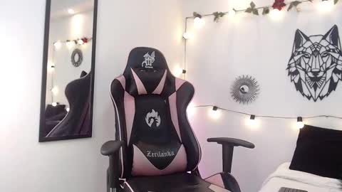 Maiky Cooper online show from 02.08.25