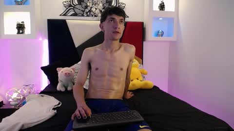 Maiky Cooper online show from 03.01.25