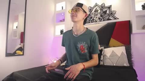 Maiky Cooper online show from 03.02.25