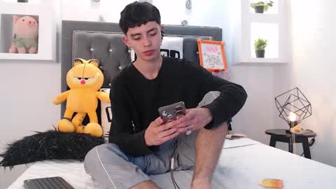 Maiky Cooper online show from 03.12.25