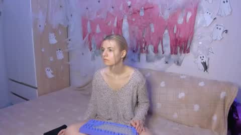 Snapshot of mailin_harrington chatting on 12.03.24 Your kitty online show from 12.03.24