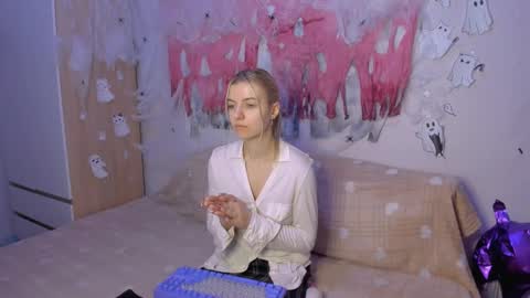 Snapshot of mailin_harrington chatting on 12.10.24 Your kitty online show from 12.10.24