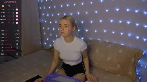 Snapshot of mailin_harrington chatting on 01.25.25 Your kitty online show from 01.25.25