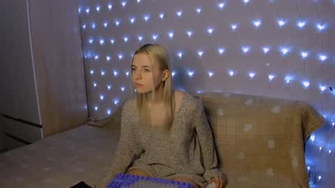 Snapshot of mailin_harrington chatting on 02.06.25 Your kitty online show from 02.06.25