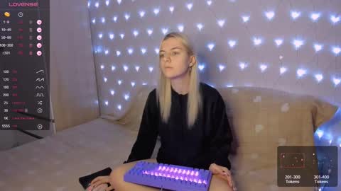 Snapshot of mailin_harrington chatting on 02.22.25 Your kitty online show from 02.22.25