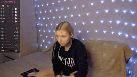 Snapshot of mailin_harrington chatting on 03.08.25 Your kitty online show from 03.08.25