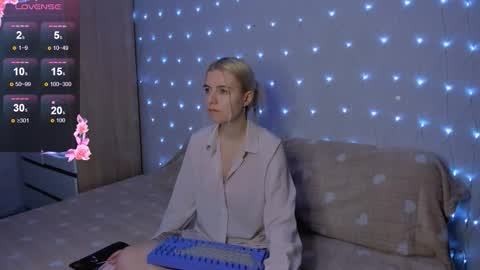 Snapshot of mailin_harrington chatting on 09.30.25 Your kitty online show from 09.30.25