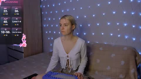 Snapshot of mailin_harrington chatting on 10.07.25 Your kitty online show from 10.07.25