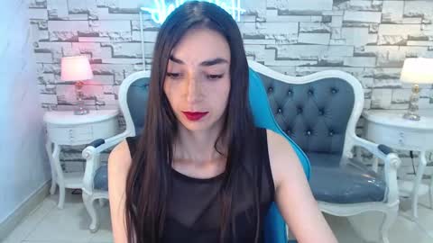 Snapshot of maily_a_ chatting on 09.11.25 Maily online show from 09.11.25