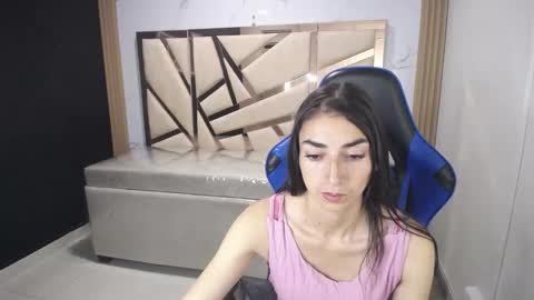 Snapshot of maily_a_ chatting on 11.16.25 Maily online show from 11.16.25