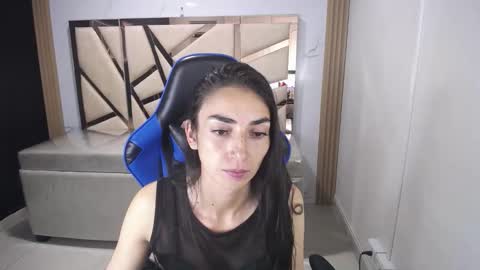 Snapshot of maily_a_ chatting on 12.05.25 Maily online show from 12.05.25