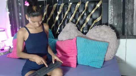 mailyn_gold online show from 02.24.26