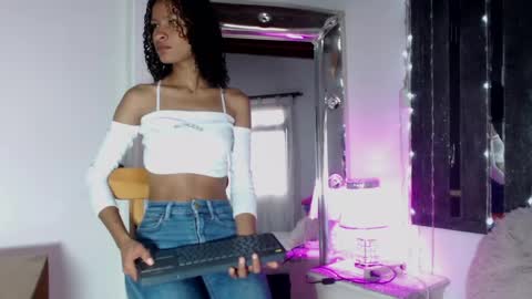 mailyn_gold online show from 04.23.26