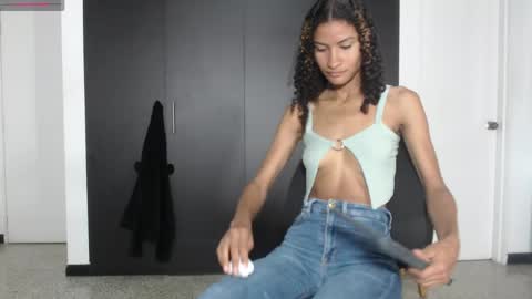 mailyn_gold online show from 06.06.26