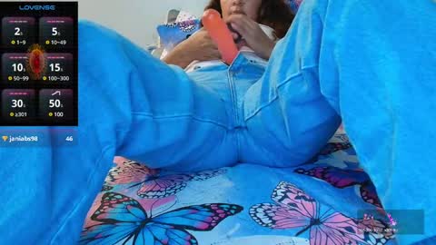 Snapshot of maira_milf chatting on 02.12.25 Maira online show from 02.12.25