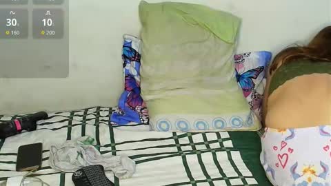 Snapshot of maira_milf chatting on 12.15.25 Maira online show from 12.15.25